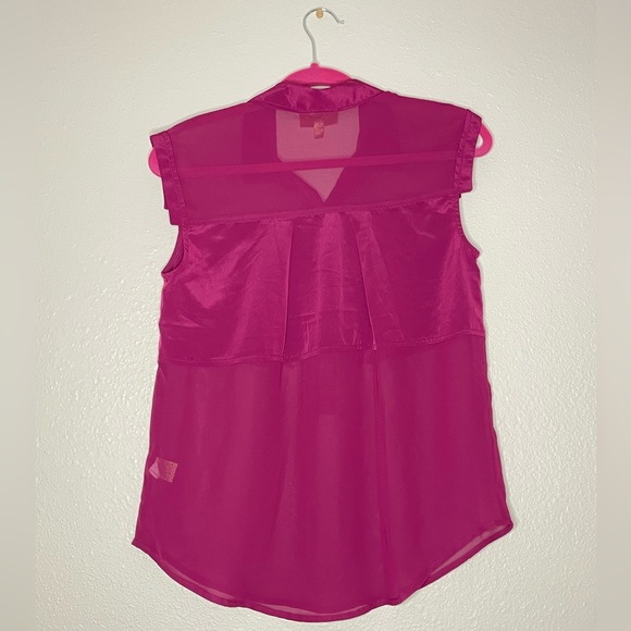 NWOT Princess by Vera Wang Button Up Sleeveless Top - Picture 2 of 4